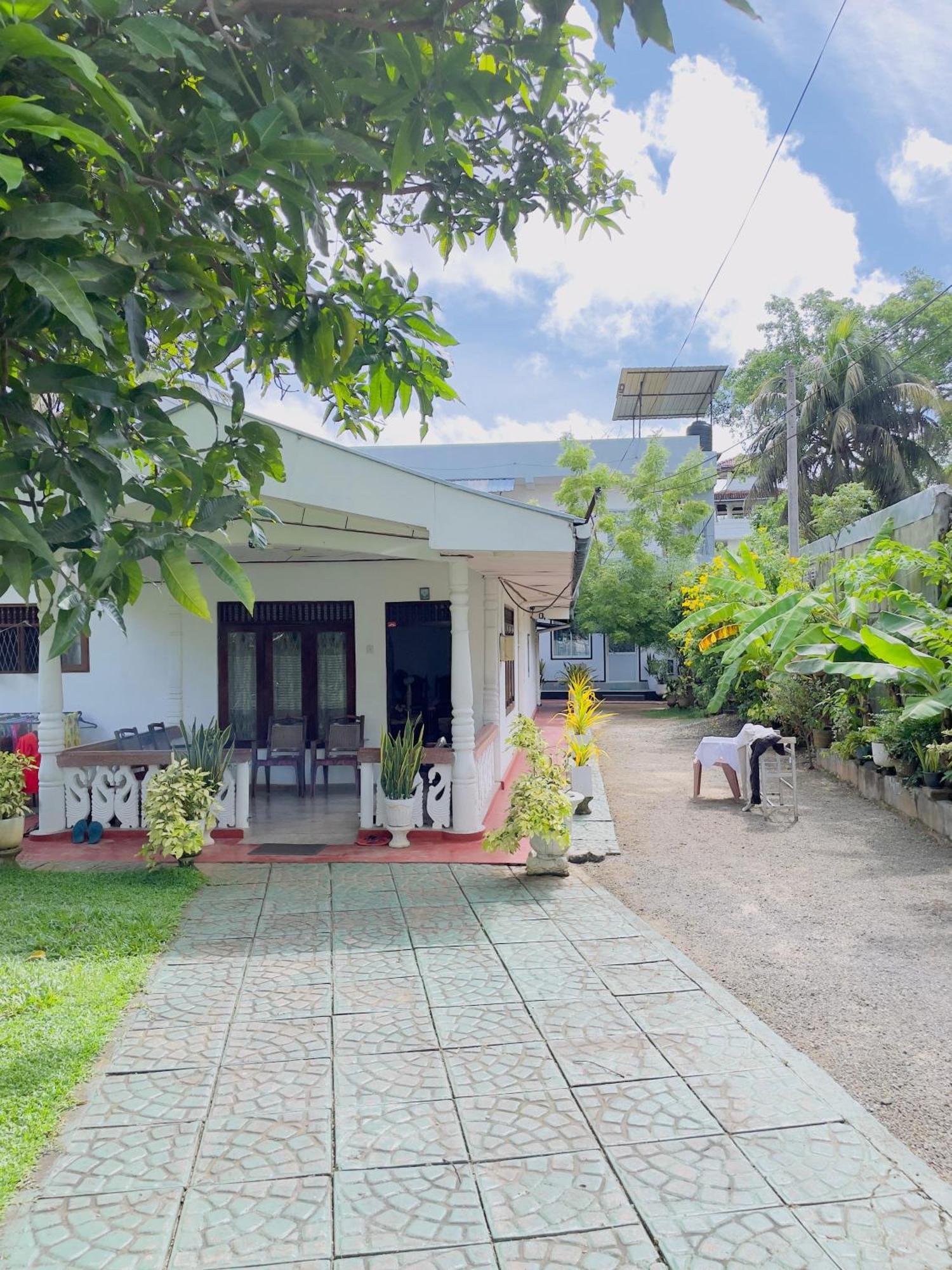 Araliya White House Apartment Negombo Exterior photo